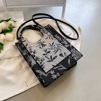 New Fashion Embroidery Portable Canvas Tote Bag Large Capacity Commuter Shoulder Bag sku image 1