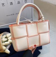 Hand-woven Small Tote Summer New Handbag Woven Bucket Bag main image 3