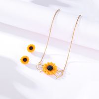 Mode Einfache Edelstahl Galvani 18k Gold Sonnenblumen Förmigen Stud Ohrringe Halskette Set main image 5