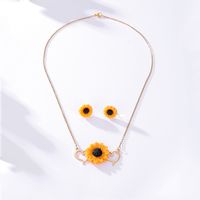 Mode Einfache Edelstahl Galvani 18k Gold Sonnenblumen Förmigen Stud Ohrringe Halskette Set main image 3
