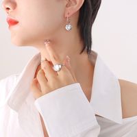 Korean Style Geometric C- Shaped Earrings Fashion Peach Heart Pendant Earrings sku image 1