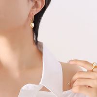 Korean Style Geometric C- Shaped Earrings Fashion Peach Heart Pendant Earrings sku image 2