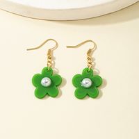 Simple Style Green Flower Pearl Pendant Resin Earrings sku image 1