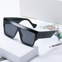 2022 New Big Square Rim Wide Temple Plastic One-piece Sunglasses Wholesale main image 3