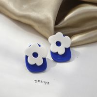 Fashion Flowers Acrylic Synthetic Resin Synthesis Women's Ear Studs main image 1