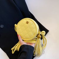 Solid Color Fashion Shopping Artificial Leather Tassel Zipper Round Yellow Black White Shoulder Bags main image 4