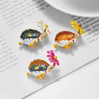 Women's Cute Fashion Classic Style Hedgehog Arylic Brooches Stoving Varnish Plating No Inlaid Brooches main image 6
