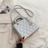 Women's Pu Leather Solid Color Fashion Classic Style Love Handbag Crossbody Bag Diamond Pattern Bag sku image 2