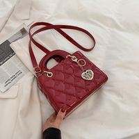 Women's Pu Leather Solid Color Fashion Classic Style Love Handbag Crossbody Bag Diamond Pattern Bag sku image 1