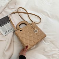 Women's Pu Leather Solid Color Fashion Classic Style Love Handbag Crossbody Bag Diamond Pattern Bag sku image 3