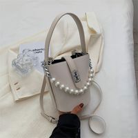 Fashion Solid Color Metal Button Chain Buckle Bucket Bag Artificial Leather Handbags sku image 1