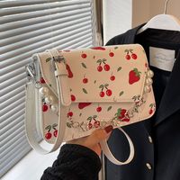 Femmes Artificielle En Cuir Fruit Mignon Mode Perle Carré Boucle Magnétique Sac Bandoulière Diamant Motif Sac main image 4