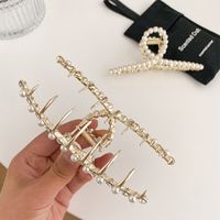 Women's Vintage Style Simple Style Geometric Metal Headwear Plating Artificial Rhinestones Artificial Pearl Hair Claws main image 5