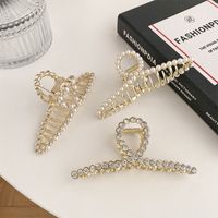 Women's Vintage Style Simple Style Geometric Metal Headwear Plating Artificial Rhinestones Artificial Pearl Hair Claws main image 3
