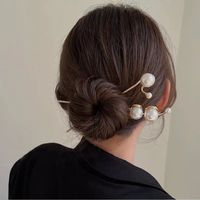 Women's Fashion Simple Style Geometric Metal Headwear Plating Artificial Pearls Hair Clip sku image 1
