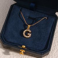 Einfacher Stil Brief Rostfreier Stahl Überzug Eingelegte Perlen Perle Vergoldet Halskette main image 5