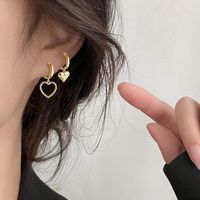 Korean Style  Hot Sale Gold Retro Asymmetric Love Heart Earrings Same Style All-matching Temperament Female Earrings main image 1