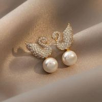 Women's Fashion Swan Alloy Ear Studs Plating Artificial Pearls Rhinestone Earrings sku image 1
