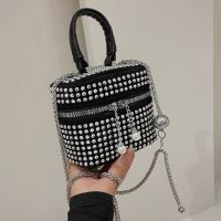 Women's Fashion Solid Color With Drill Pearl Chain Square Zipper Square Bag Pu Leather Shoulder Bags main image 3