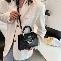 Women's Fashion Solid Color Soft Surface Lock Crocodile Square Buckle Kelly Bag Pu Leather Shoulder Bags sku image 1