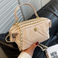 Women's Pu Leather Solid Color Fashion Lingge Soft Surface Chain Zipper Crossbody Bag Chain Bag main image 4