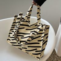 Women's Fashion Solid Color Printing Square Magnetic Buckle Tote Bag Canvas Shoulder Bags main image 4
