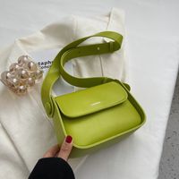 Mujeres Cuero Sintético Color Sólido Moda Superficie Suave Cruz Cuadrada Hebilla Magnética Bolso Bandolera main image 3