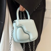 Women's Pu Leather Solid Color Fashion Magnetic Buckle Crossbody Bag main image 4