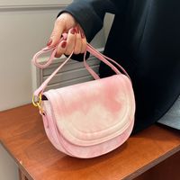 Women's Basic Fashion Gradient Color Soft Surface Semicircle Magnetic Buckle Shoulder Bag Saddle Bag Pu Leather Shoulder Bags main image 1