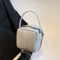 Mujeres Cuero Sintético Geométrico Color Sólido Básico Moda Superficie Suave Cuadrado Hebilla Magnética Bolso Bolso Bandolera main image 1