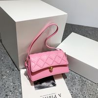 Mujeres Elegante Moda Color Sólido Lingge Superficie Suave Cuadrado Hebilla Magnética Bolsa De Hombro Bolso Cuadrado Cuero Sintético Bolsos De Hombro main image 5