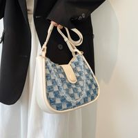 Mujeres Estilo Vintage Estilo Clásico Bloque De Color Lingge Cuadrado Hebilla Magnética Lienzo Bolsa De Hombro Bolsa Para Las Axilas main image 1