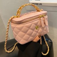 Women's Pu Leather Solid Color Lingge Vintage Style Chain Square Zipper Handbag Crossbody Bag main image 3