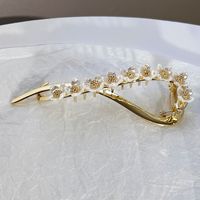 Mode Blume Legierung Überzug Künstliche Perlen Haarklammer sku image 1