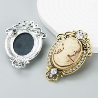 Fashion Oval Alloy Inlay Rhinestone Brooches main image 4