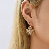 Fashion Round Alloy Hollow Out Inlay Rhinestone Earrings main image 4