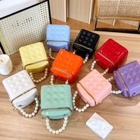 Women's Plastic Geometric Fashion Pearl Square Zipper Crossbody Bag main image 1