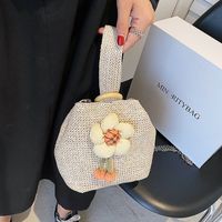 Fashion Floral Quilted Flower Chain Bucket Buckle Bucket Bag main image 3