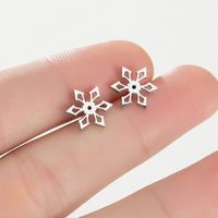 Simple Style Snowflake Stainless Steel Ear Studs Plating No Inlaid Stainless Steel Earrings main image 6