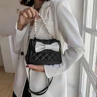 Women's Pu Leather Solid Color Lingge Streetwear Pearl Bowknot Square Magnetic Buckle Crossbody Bag main image 2