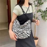 Vacation Solid Color Square Zipper Tote Bag main image 4