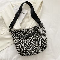 Vacation Solid Color Square Zipper Tote Bag main image 3