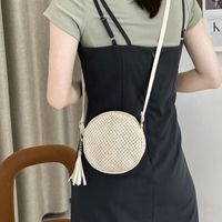 Women's Straw Solid Color Vacation Round Zipper Crossbody Bag main image 2