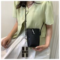 Women's Pu Leather Solid Color Fashion Square Buckle Crossbody Bag main image 3