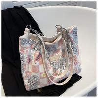 Streetwear Printing Pearl Chain Zipper Tote Bag main image 1