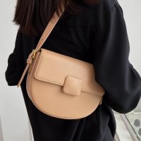 Fashion Solid Color Semicircle Magnetic Buckle Saddle Bag main image 1