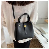 Women's Pu Leather Solid Color Fashion Zipper Crossbody Bag main image 3