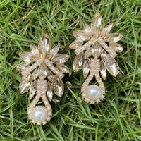 Retro Blume Legierung Künstliche Perlen Ohrringe main image 5