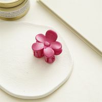 Sweet Solid Color Plastic Resin Flower Hair Claws 1 Piece sku image 6