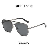 Fashion Double Beam Men's Uv Protection Driving Diamond Rimmed Sun-resistant Sunglasses sku image 2